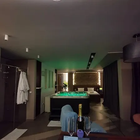 Apartment Pleasure